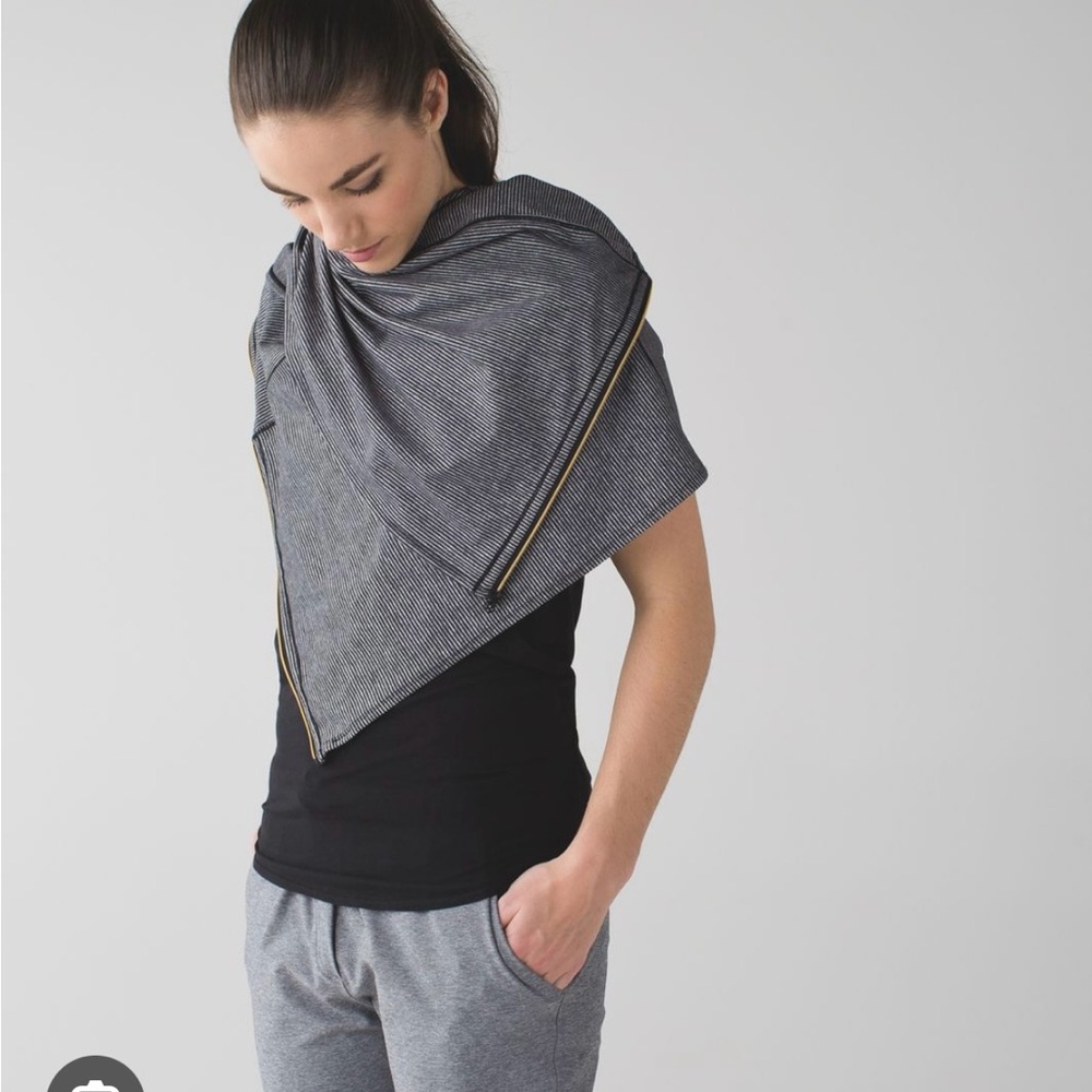 Lululemon Women Scarf Wrap Zip Up Tonka Gray Striped One Size